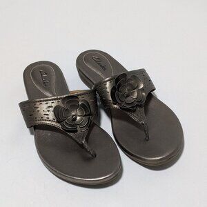 Clarks Leather Flower Between Toes Pewter Summer Sandals Women's Size US 9.5M